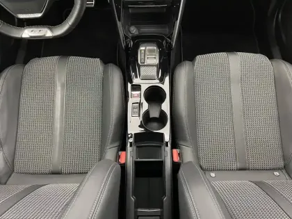 Photo 31 Peugeot 2008  Electrique 136 ch