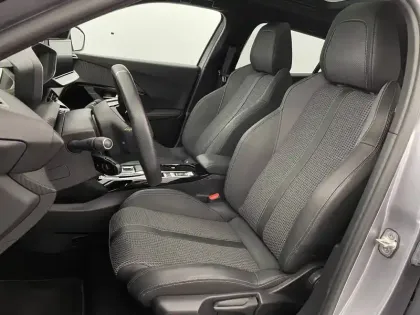 Photo 13 Peugeot 2008  Electrique 136 ch