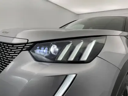 Photo 27 Peugeot 2008  Electrique 136 ch