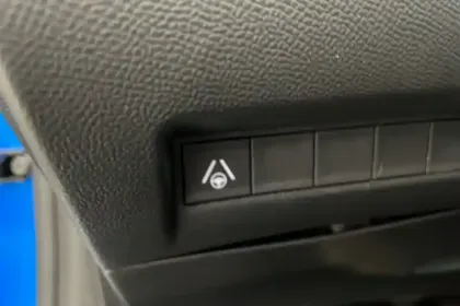 Photo 18 Peugeot 208  Hybrid 110 e-DCS6