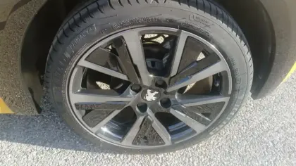 Photo 12 Peugeot 208  PureTech 130 S&S EAT8