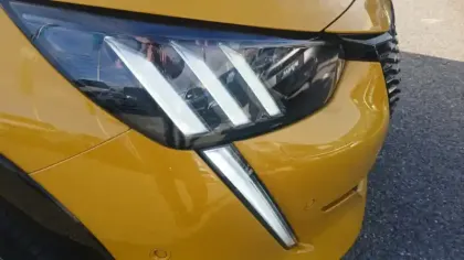 Photo 37 Peugeot 208  PureTech 130 S&S EAT8