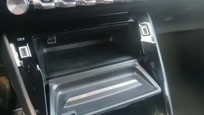 Photo 20 Peugeot 208  PureTech 130 S&S EAT8