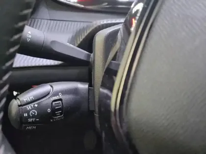 Photo 50 Peugeot 208  PureTech 75 S&S BVM5