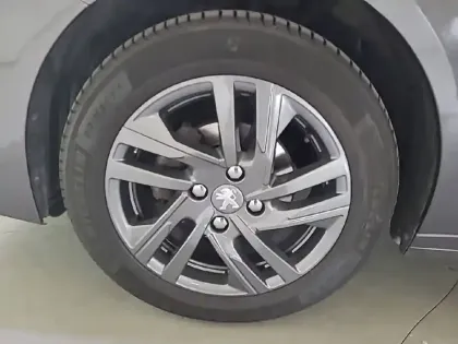 Photo 4 Peugeot 208  PureTech 75 S&S BVM5