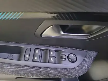 Photo 23 Peugeot 208  PureTech 75 S&S BVM5