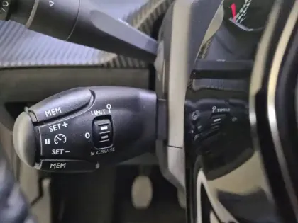Photo 15 Peugeot 208  PureTech 75 S&S BVM5
