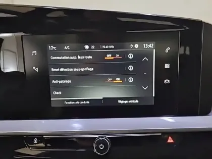 Photo 40 Opel Mokka  Electrique 136 ch & Batterie 50 kWh