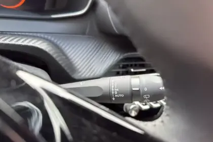 Photo 19 Peugeot 208  100 S&S BVM6