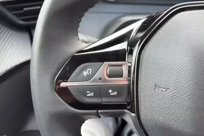 Photo 20 Peugeot 208  100 S&S BVM6