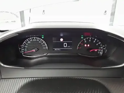 Photo 9 Peugeot 2008  PureTech 100 S&S BVM6