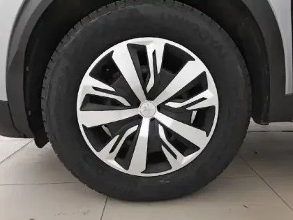 Photo 12 Peugeot 2008  PureTech 100 S&S BVM6