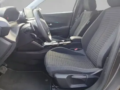 Photo 10 Peugeot 2008  PureTech 130 S&S EAT8