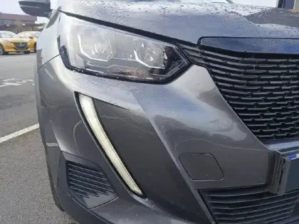 Photo 15 Peugeot 2008  PureTech 130 S&S EAT8