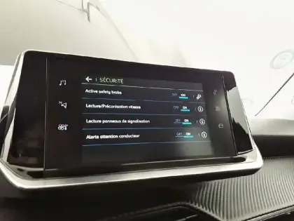 Photo 20 Peugeot 2008  Electrique 136 ch