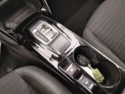 Photo 13 Peugeot 2008  Electrique 136 ch