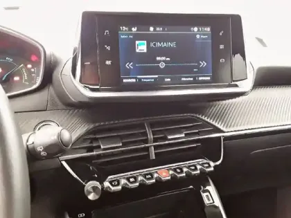 Photo 41 Peugeot 2008  Electrique 136 ch