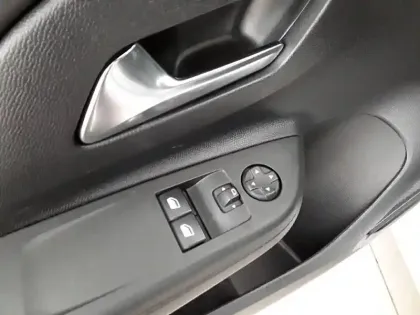 Photo 24 Opel Corsa  1.2 Turbo 100 ch BVM6