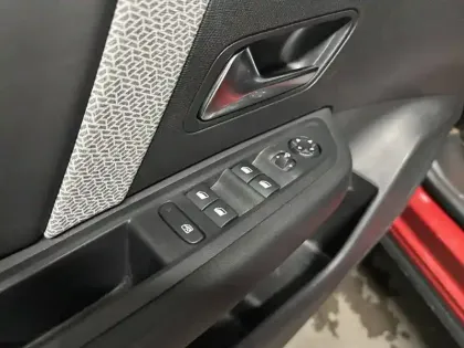 Photo 13 Citroën C4  PureTech 130 EAT8