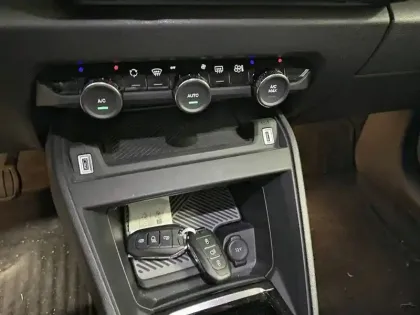 Photo 14 Citroën C4  PureTech 130 EAT8