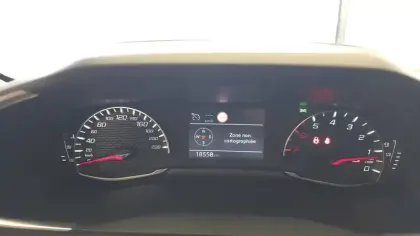 Photo 24 Peugeot 208  PureTech 100 S&S BVM6