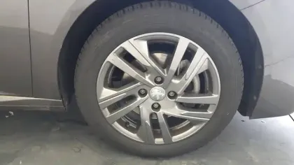 Photo 11 Peugeot 208  PureTech 100 S&S BVM6