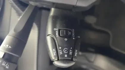 Photo 36 Peugeot 208  PureTech 100 S&S BVM6