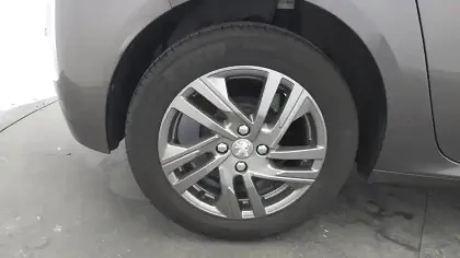 Photo 10 Peugeot 208  PureTech 100 S&S BVM6