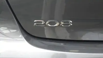 Photo 38 Peugeot 208  PureTech 100 S&S BVM6