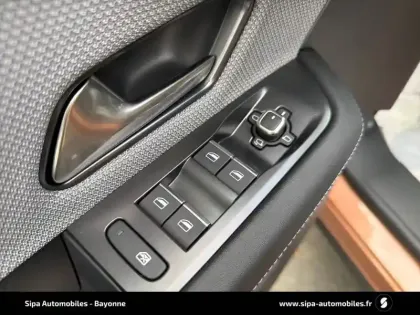 Photo 11 Opel Grandland  1.2 Turbo Hybrid 145 ch e-DCT6