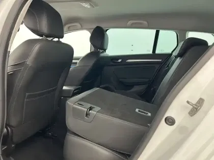 Photo 19 Renault Megane  IV Estate Blue dCi 115 EDC