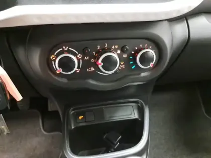 Photo 34 Renault Twingo  III SCe 75 - 20