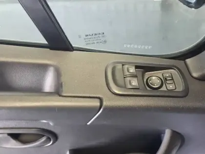 Photo 33 Renault Master  FGN TRAC F3500 L2H2 BLUE DCI 135