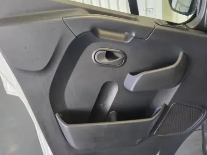 Photo 32 Renault Master  FGN TRAC F3500 L2H2 BLUE DCI 135