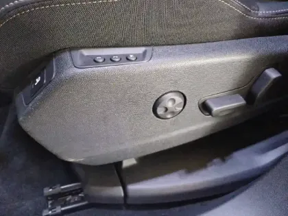 Photo 24 Peugeot 3008  Hybrid4 300 e-EAT8