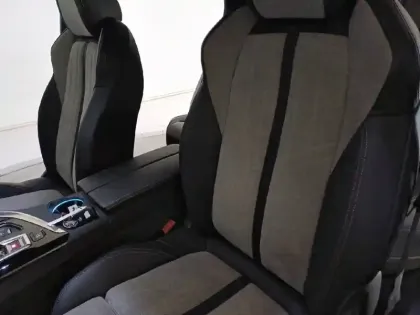 Photo 10 Peugeot 3008  Hybrid4 300 e-EAT8