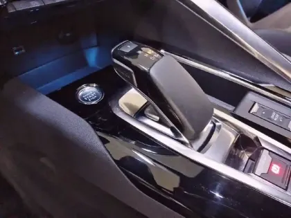 Photo 13 Peugeot 3008  Hybrid4 300 e-EAT8