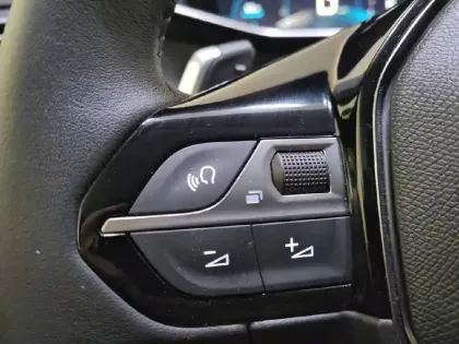 Photo 26 Peugeot 208  PureTech 100 S&S EAT8