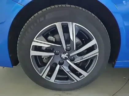 Photo 12 Peugeot 208  PureTech 100 S&S EAT8