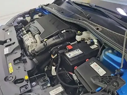 Photo 14 Peugeot 208  PureTech 100 S&S EAT8