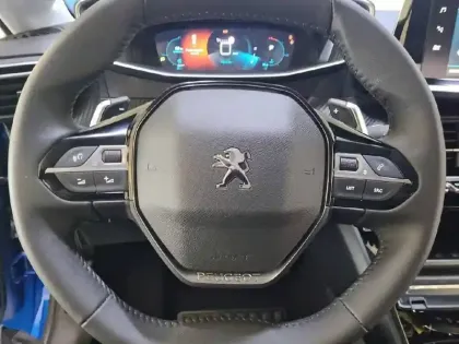 Photo 8 Peugeot 208  PureTech 100 S&S EAT8