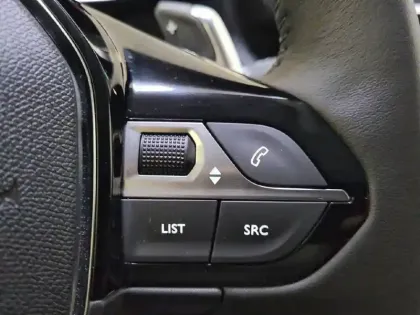 Photo 27 Peugeot 208  PureTech 100 S&S EAT8