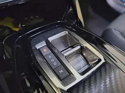 Photo 13 Peugeot 208  PureTech 100 S&S EAT8