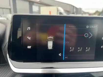 Photo 14 Peugeot 208  PureTech 100 S&S EAT8