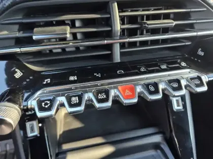 Photo 22 Peugeot 2008  Electrique 136 ch