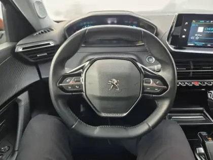 Photo 14 Peugeot 2008  Electrique 136 ch