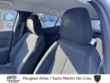 Photo 8 Peugeot 2008  PureTech 100 S&S BVM6