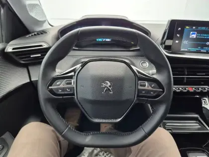 Photo 15 Peugeot 208  Electrique 50 kWh 136ch