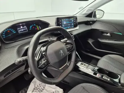 Photo 11 Peugeot 208  Electrique 50 kWh 136ch