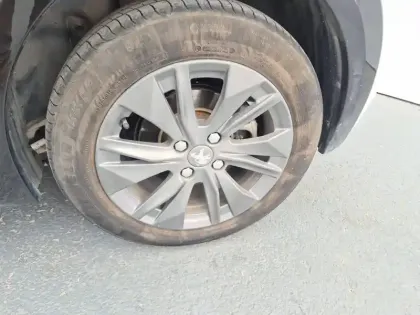 Photo 10 Peugeot 208  Electrique 50 kWh 136ch